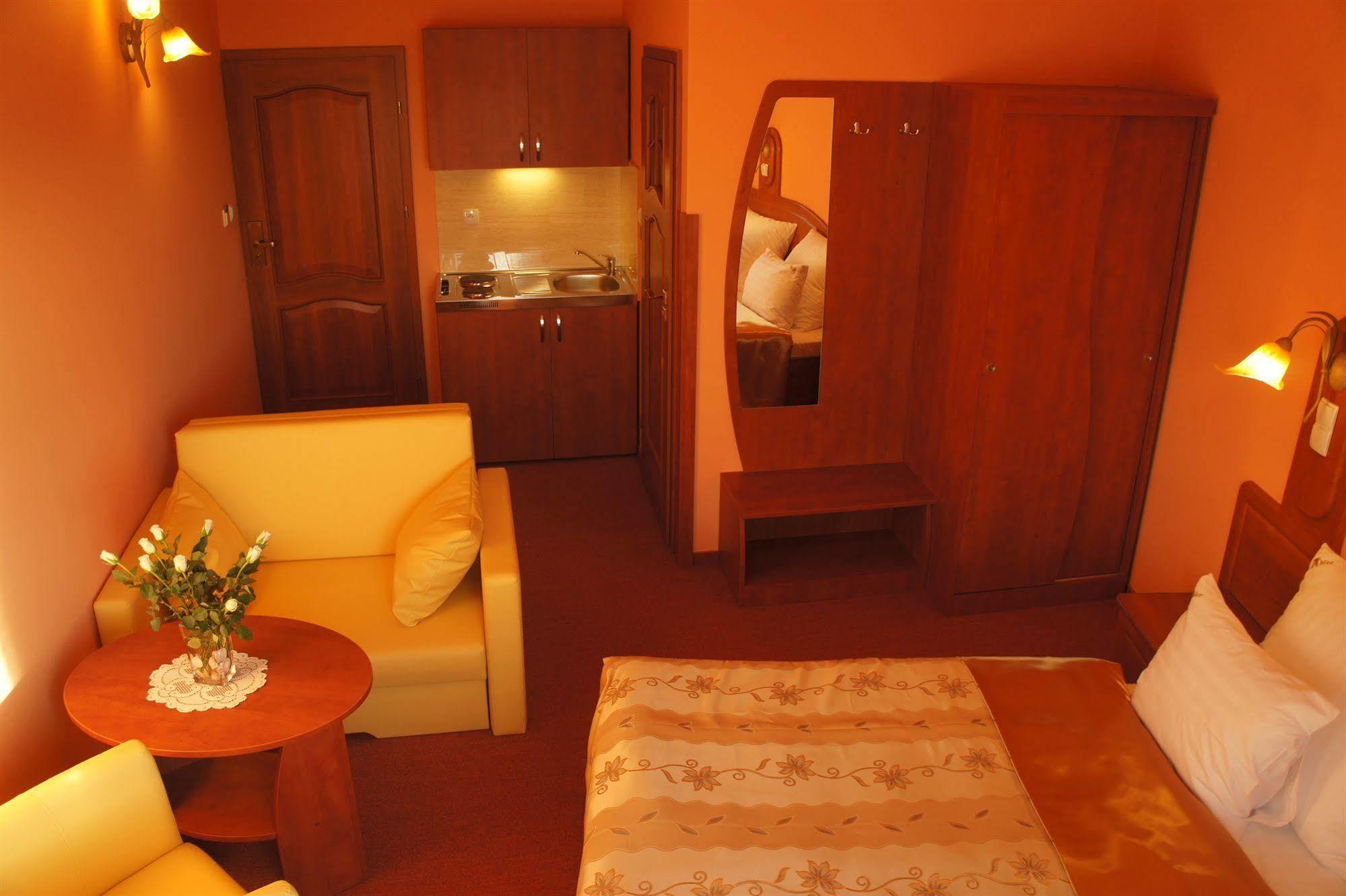 Aparthotel Adler Краків Екстер'єр фото