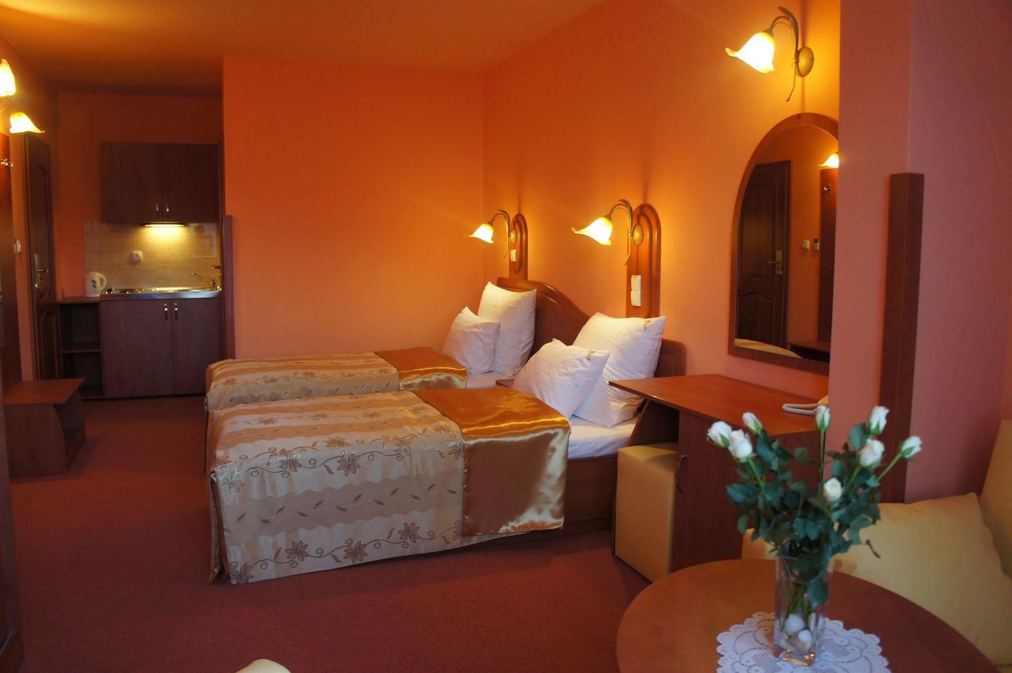 Aparthotel Adler Краків Екстер'єр фото