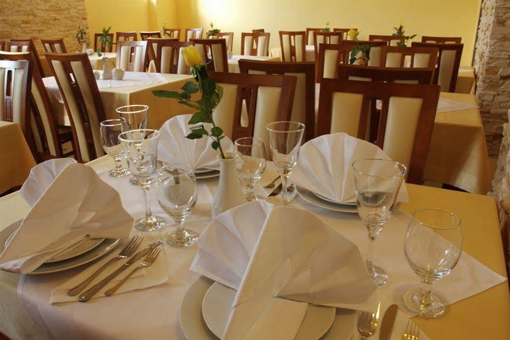 Aparthotel Adler Краків Екстер'єр фото